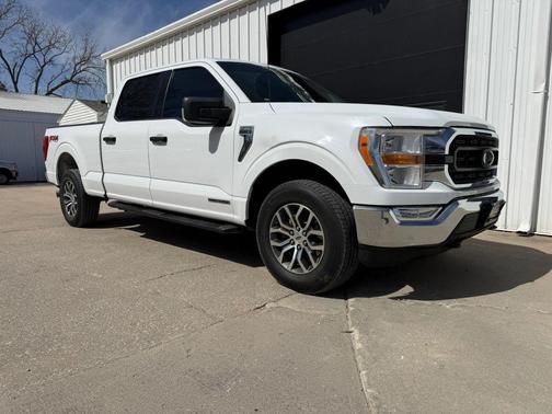 White 2021 Ford F-150 XLT