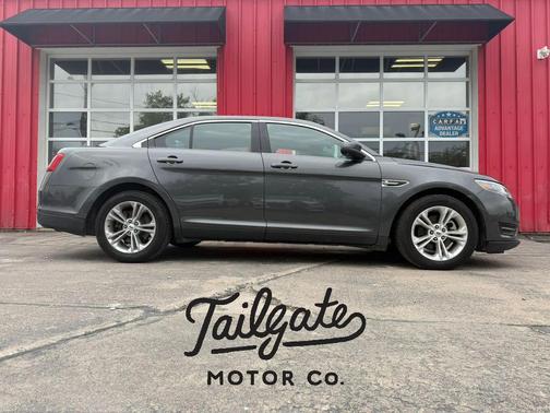 Gray 2018 Ford Taurus SEL Sedan 4D