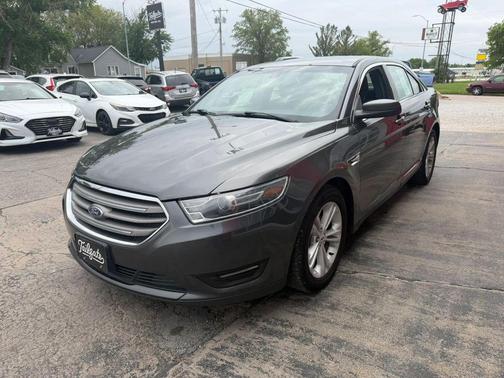 Gray 2018 Ford Taurus SEL Sedan 4D