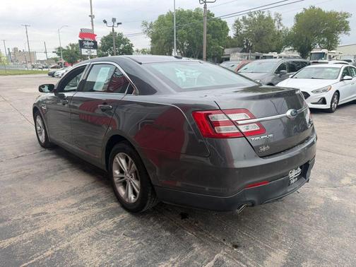 Gray 2018 Ford Taurus SEL Sedan 4D