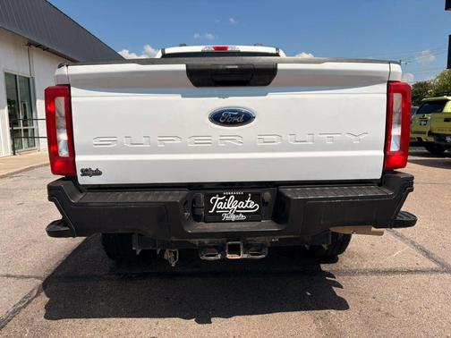 White 2023 Ford F-250 XL