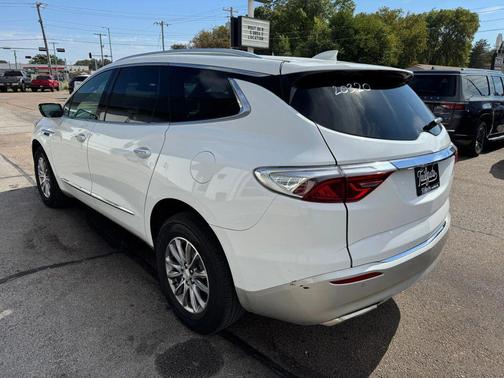 2022 Buick Enclave Essence Sport Utility 4D