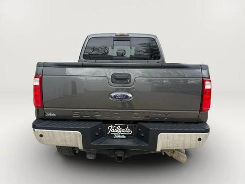 Gray 2016 Ford F-250 Lariat