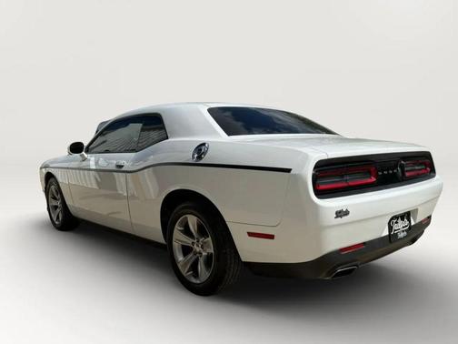 White 2015 Dodge Challenger SXT