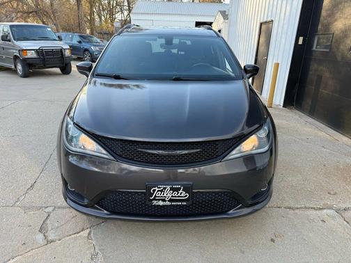 2019 Chrysler Pacifica Touring Plus