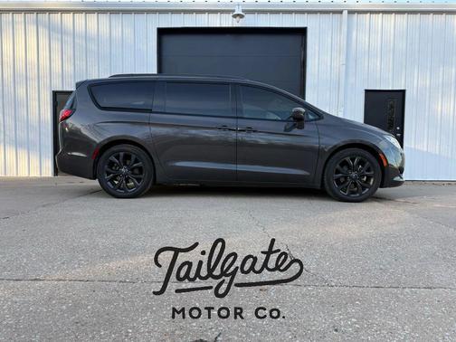 2019 Chrysler Pacifica Touring Plus