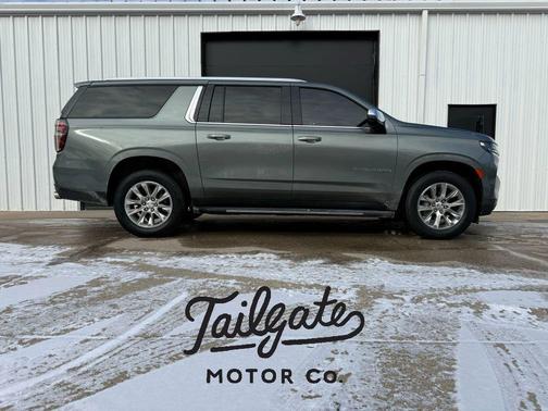 2023 Chevrolet Suburban Premier