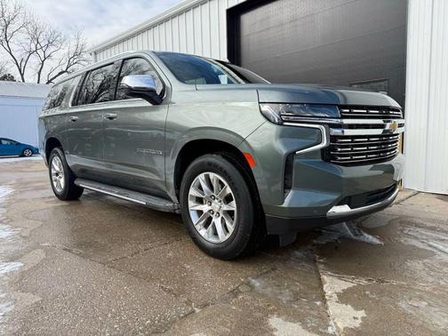 2023 Chevrolet Suburban Premier