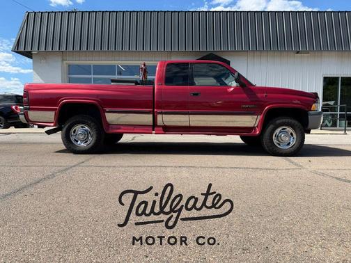 Maroon 1999 Dodge Ram 2500 Base