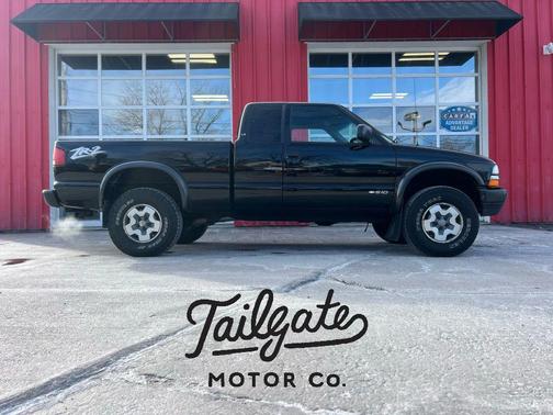 2001 Chevrolet S-10 Base