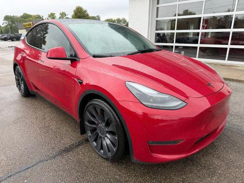 Red 2023 Tesla Model Y Performance Sport Utility 4D