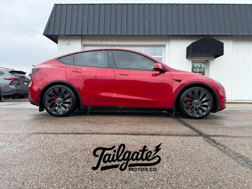 Red 2023 Tesla Model Y Performance Sport Utility 4D