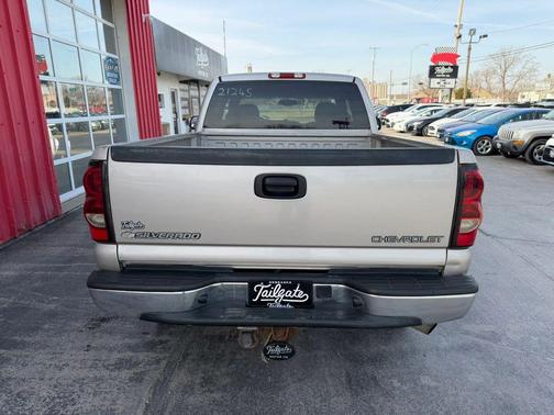 2004 Chevrolet Silverado 2500 LS H/D Extended Cab