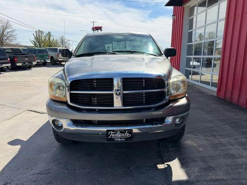 Gray 2006 Dodge Ram 2500 SLT Quad Cab