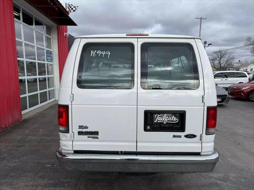 2014 Ford E350 Super Duty XLT