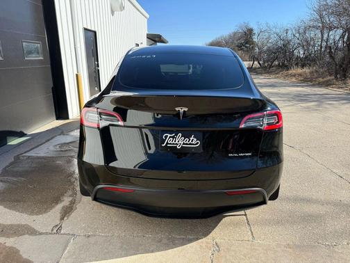 2021 Tesla Model Y Long Range Sport Utility 4D