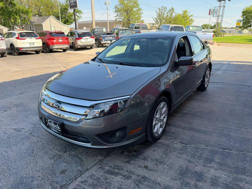 Gray 2010 Ford Fusion SE