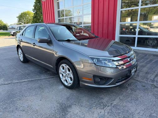 Gray 2010 Ford Fusion SE