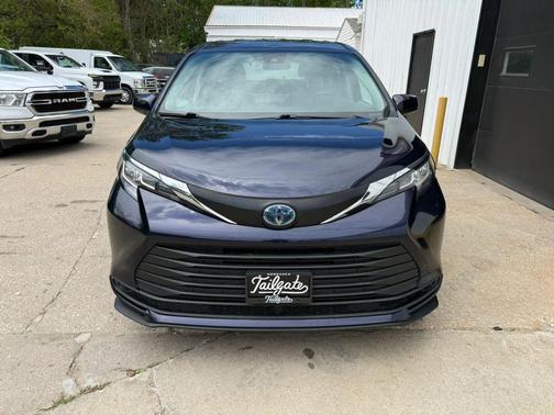Blue 2023 Toyota Sienna LE