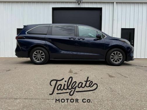 Blue 2023 Toyota Sienna LE