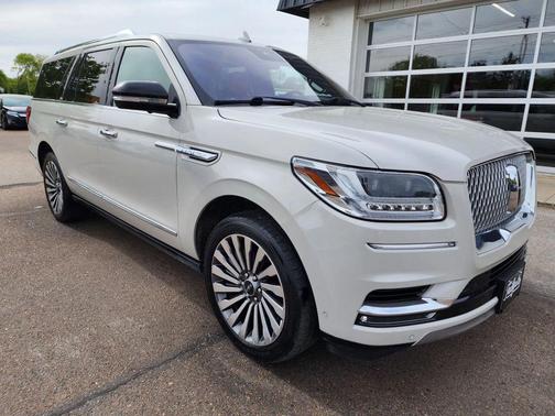 Beige 2019 Lincoln Navigator L Reserve