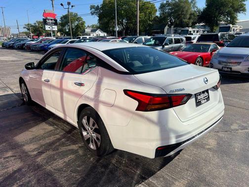 2021 Nissan Altima 2.5 S Sedan 4D