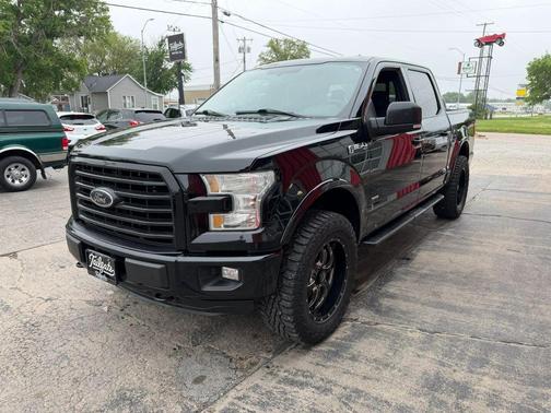 Black 2016 Ford F-150 XLT
