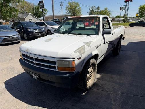 White 1996 Dodge Dakota Sport
