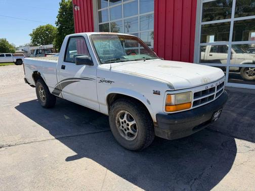 White 1996 Dodge Dakota Sport