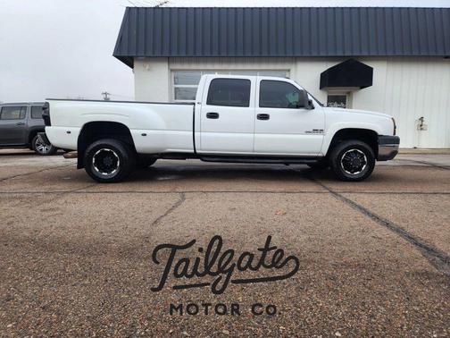 2004 Chevrolet Silverado 3500 LS Crew Cab