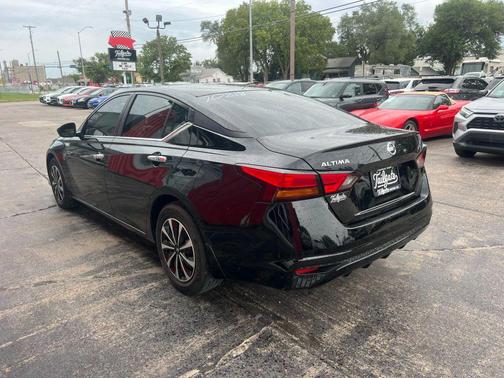 2021 Nissan Altima 2.5 S Sedan 4D