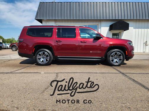 2023 Jeep Wagoneer L Series II Sport Utility 4D