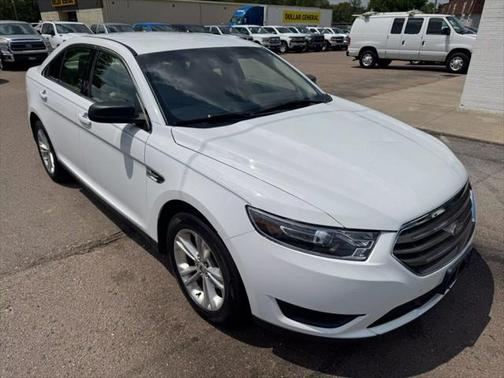 2019 Ford Taurus SE Sedan 4D
