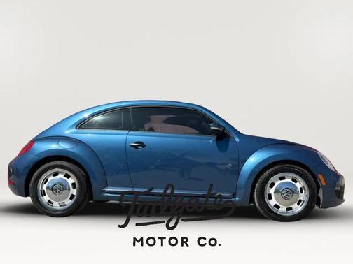 Blue 2016 Volkswagen Beetle 1.8T