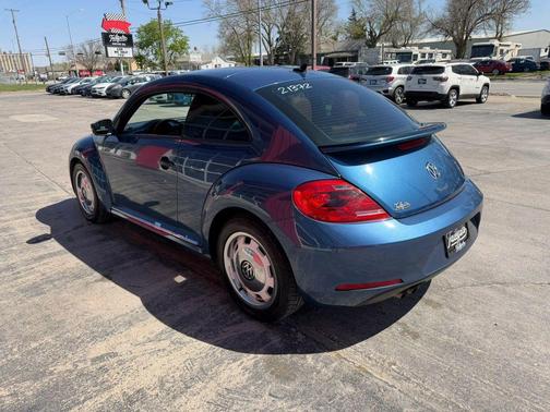 Blue 2016 Volkswagen Beetle 1.8T