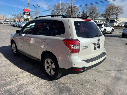 2015 Subaru Forester 2.5i