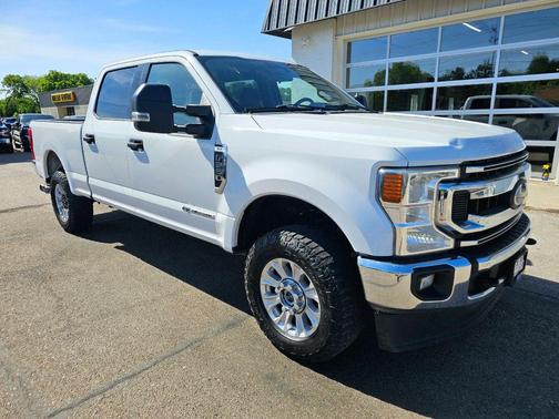 White 2022 Ford F-250 XLT