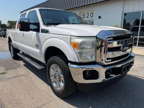 White 2016 Ford F-250 Lariat