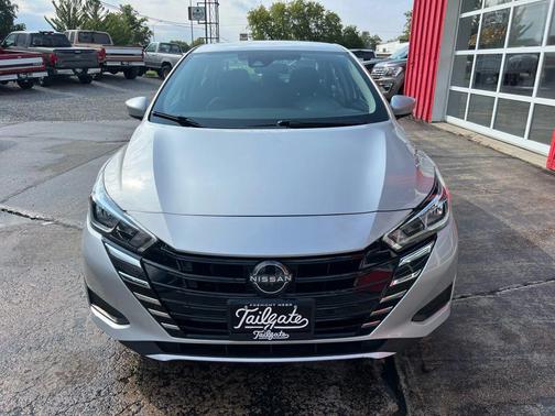 2023 Nissan Versa 1.6 SV