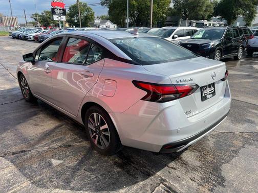 2023 Nissan Versa 1.6 SV