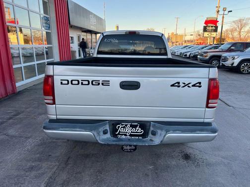 2001 Dodge Dakota Base