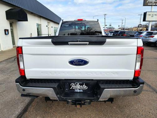 White 2019 Ford F-250 XLT