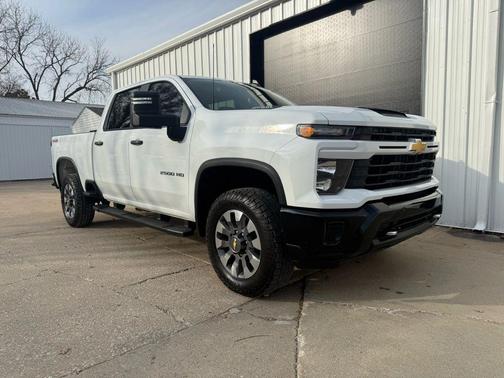 2024 Chevrolet Silverado 2500 Custom
