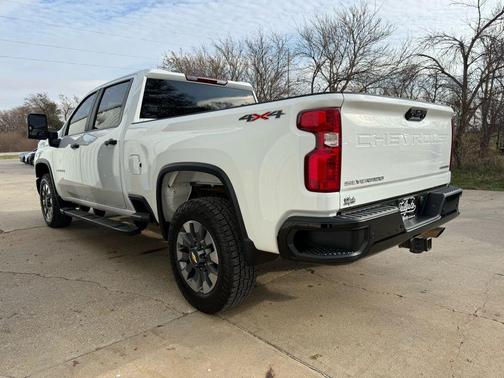 2024 Chevrolet Silverado 2500 Custom