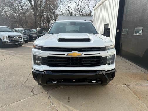 2024 Chevrolet Silverado 2500 Custom