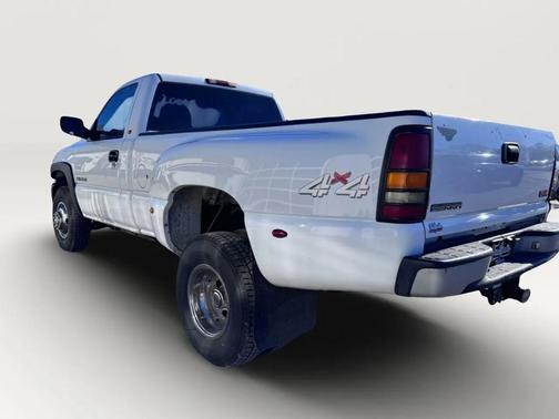 White 2001 GMC Sierra 3500 SL