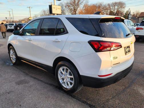 2022 Chevrolet Equinox LS