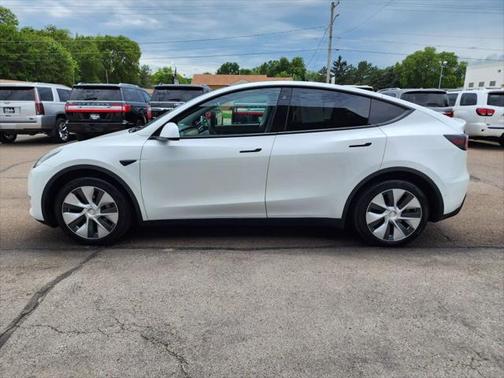 2022 Tesla Model Y Long Range Sport Utility 4D