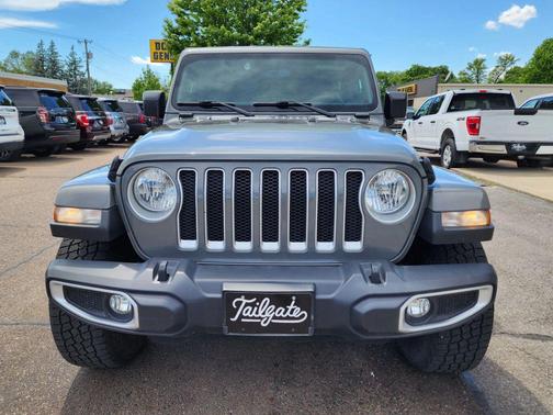 Gray 2019 Jeep Wrangler Unlimited Sahara
