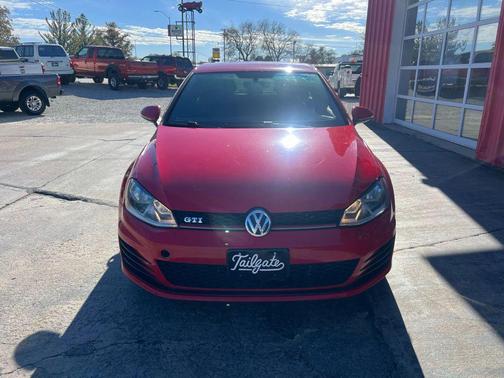 2017 Volkswagen Golf GTI 2.0T SE 4-Door